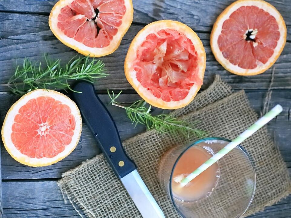 Grapefruit effectively stimulates the process of burning excess fat in the body